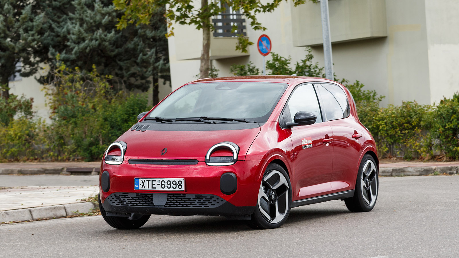 Δοκιμή Renault Twingo E-Tech 80 PS: Μικρό στο μάτι, μεγάλο στην πόλη 